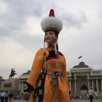 デール祭♭ 民族衣装のモンゴル人 - ブルーホーストラベル